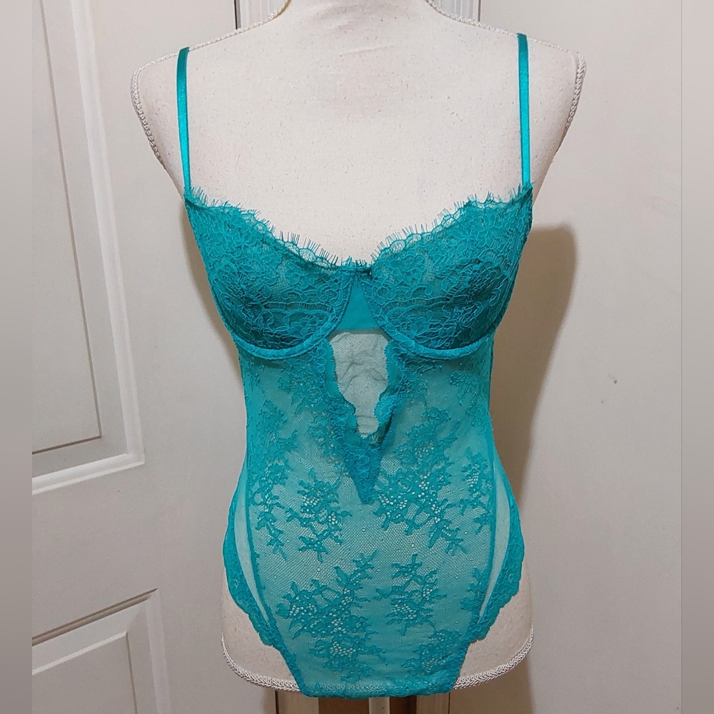 🌺 NEW Victoria's Secret Aqua Lace Teddy/Bodysuit